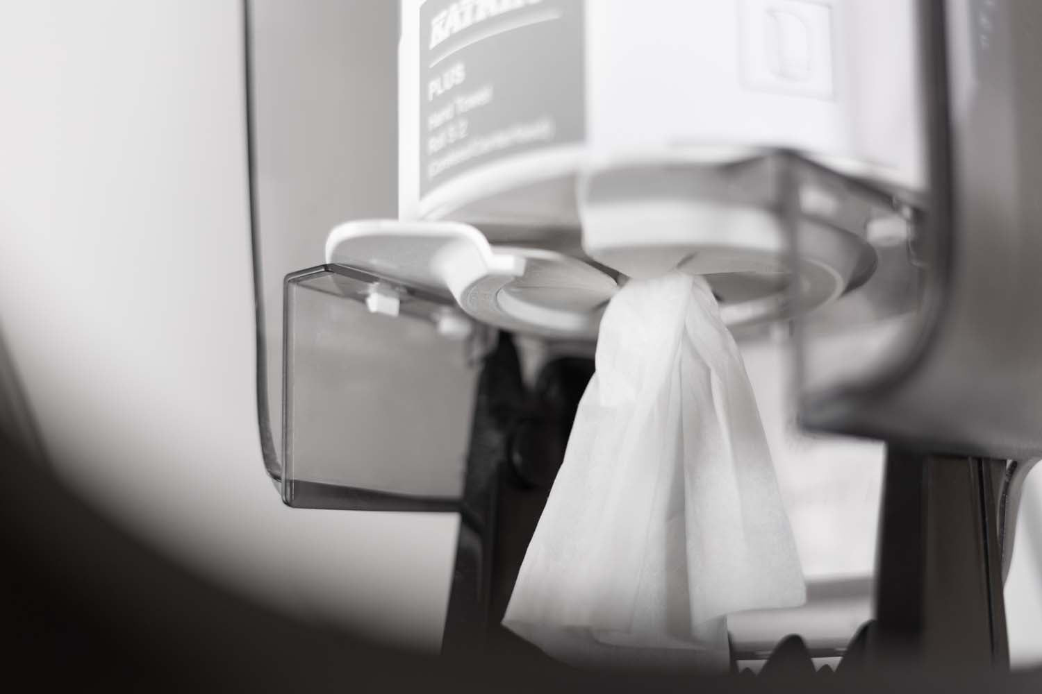 Dispenser Håndklæderulle Katrin S mini L17.4xB18.6xH34.8cm Plast Hvid,1 stk