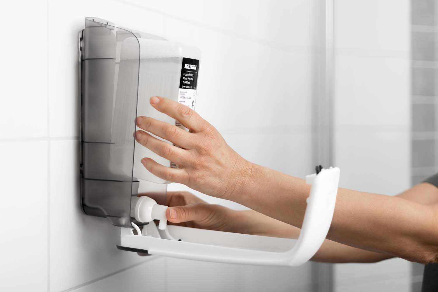 Dispenser Manuel Katrin 1000ml Plast Hvid til sæbe/hånddesinfektion,1 stk