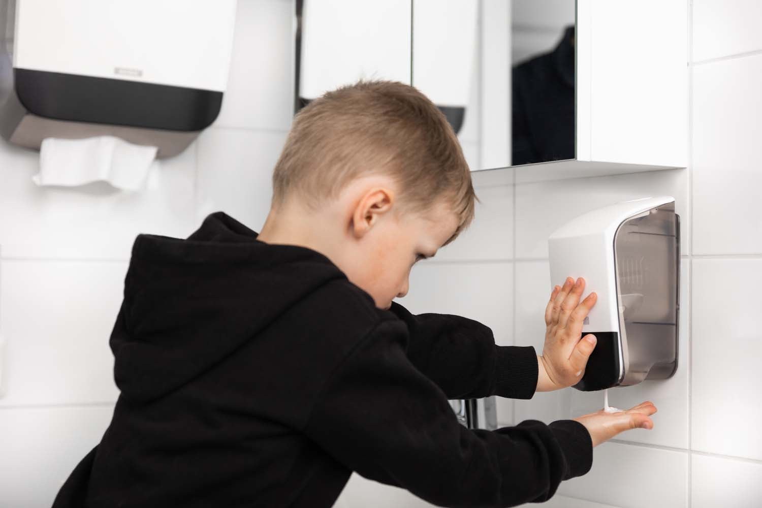 Dispenser Manuel Katrin Inclusive 500ml Plast Hvid til sæbe/hånddesinfektion,1 stk