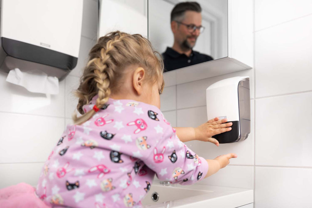 Dispenser Manuel Katrin Inclusive 500ml Plast Hvid til sæbe/hånddesinfektion,1 stk