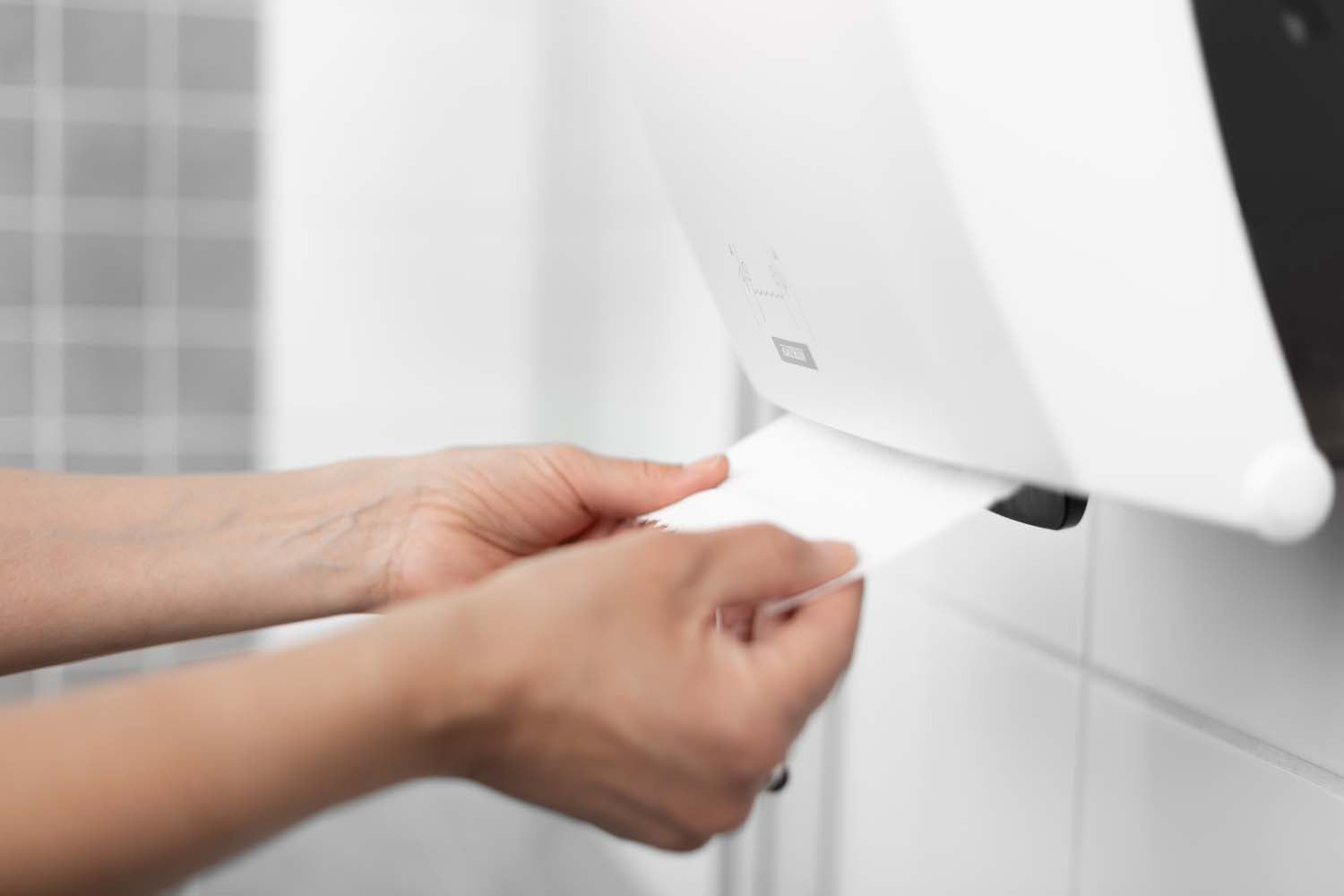 Dispenser Katrin Håndklæderulle XL L21.6xB32.2xH39.7cm ABS Hvid,1 stk/krt